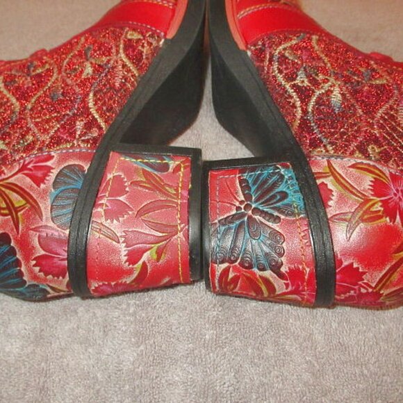 Red Leather Embroidered Boots Size 38 7.5 8 Lace Up Boho Western Artsy Statement - Picture 8 of 10